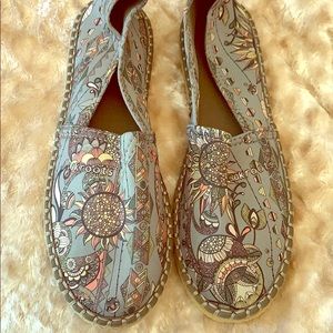 NWT Sakroots flat size 9